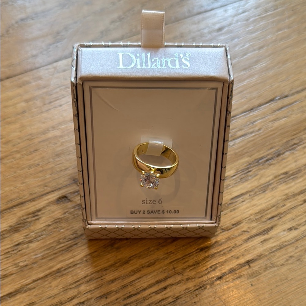 Fashion engagement ring size 6 - Picture 2 of 7